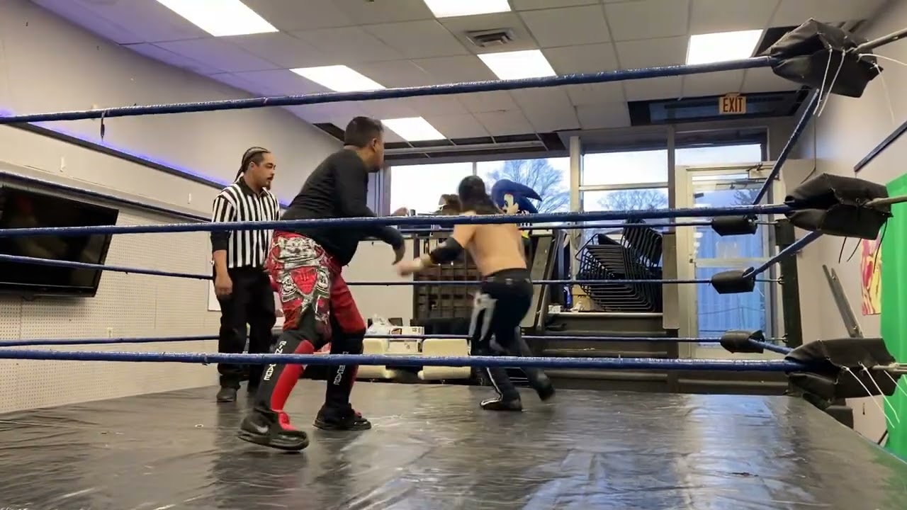 Bryan Matthews vs ￼Miguel￼ Del Barrio￼ At Frontier pro wrestling￼⭐️🤙