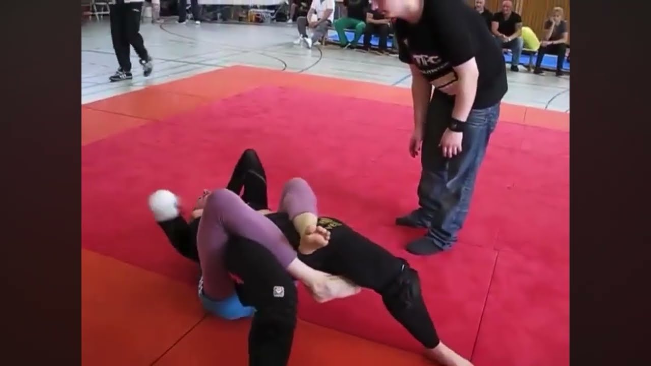 Verena Sehring rear naked choke