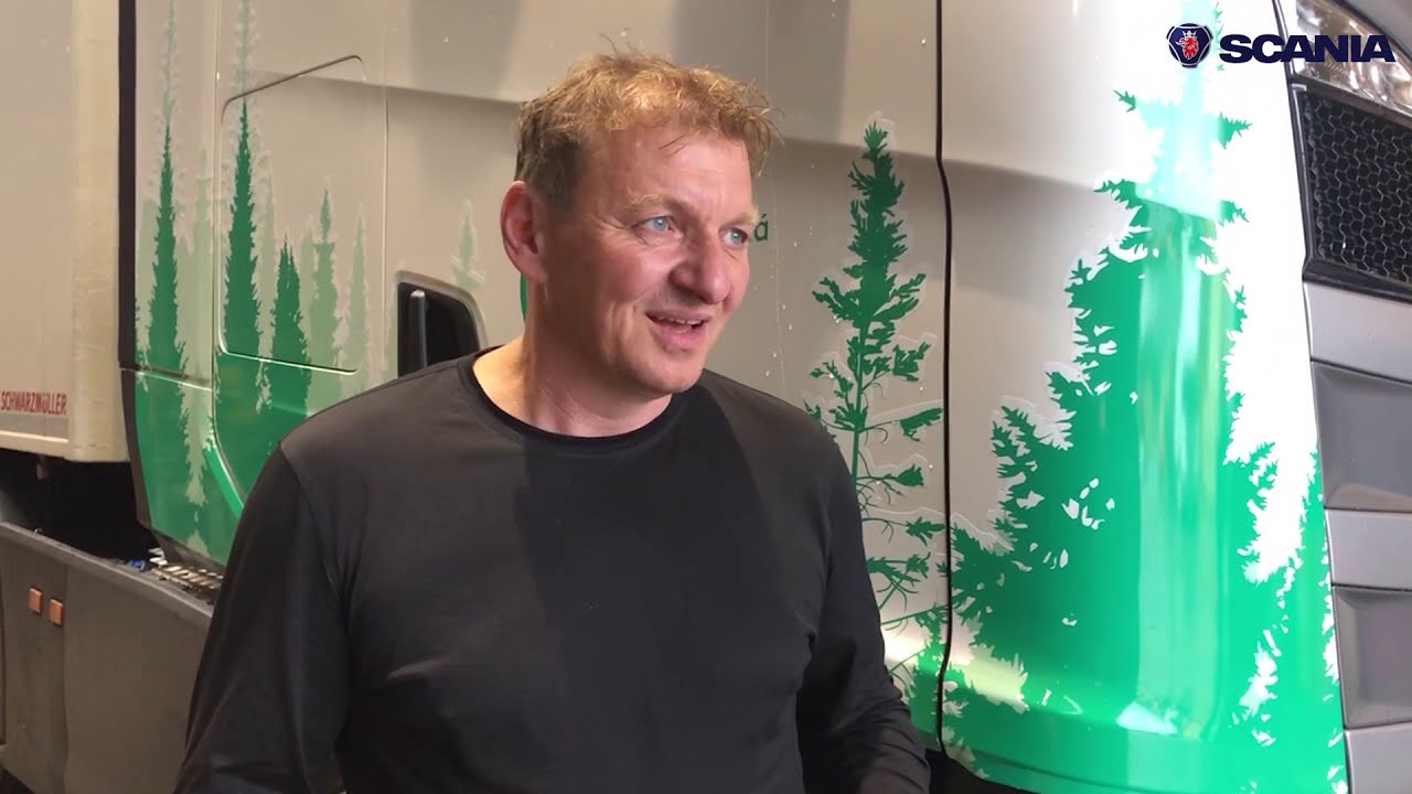 Společnost Kloboucká lesní si převzala 100. vozidlo Scania