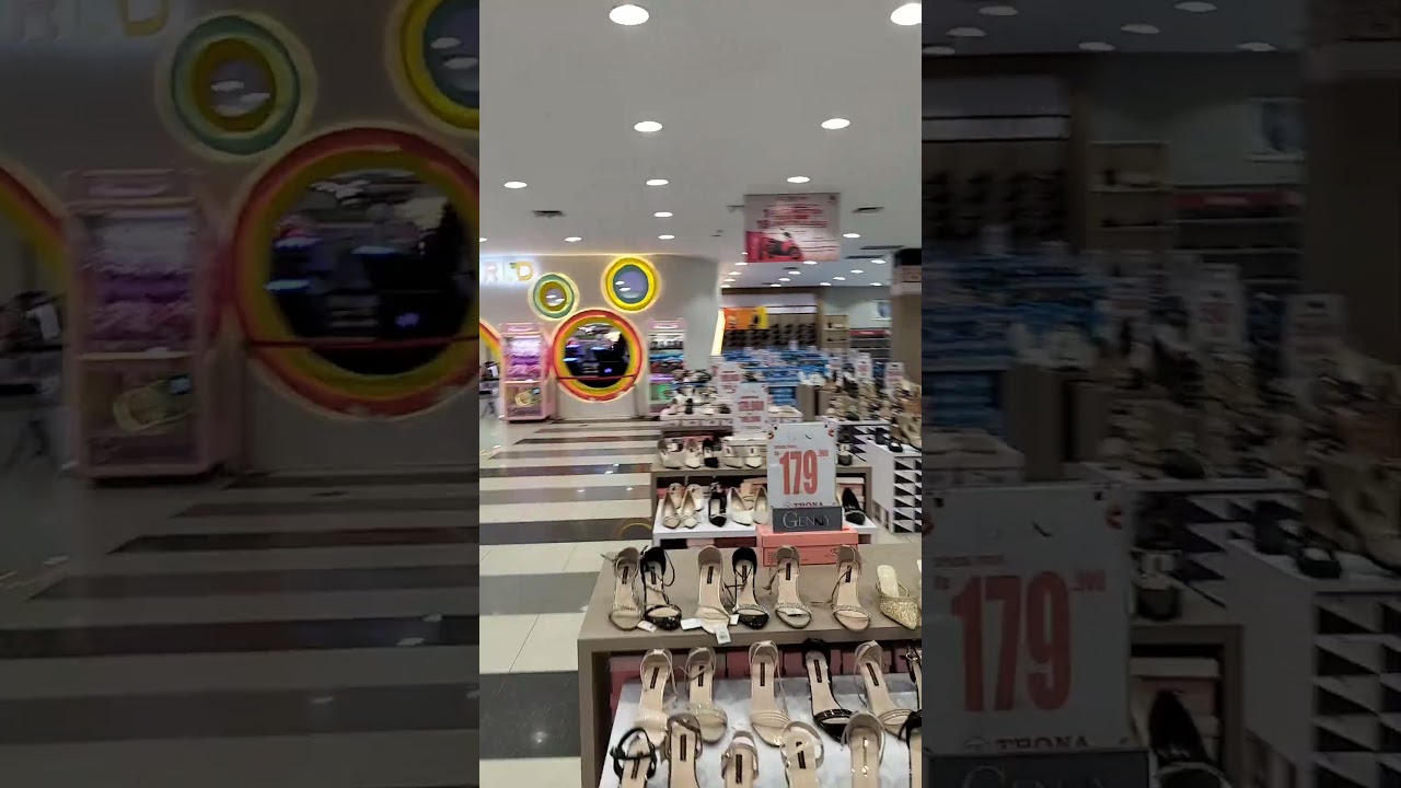 Bule tercengang lihat mall di Indonesia