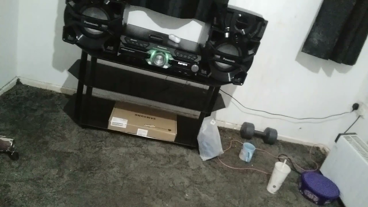 Panasonic SC-AKX710 stereo system playing at volume 40 2000 watts power