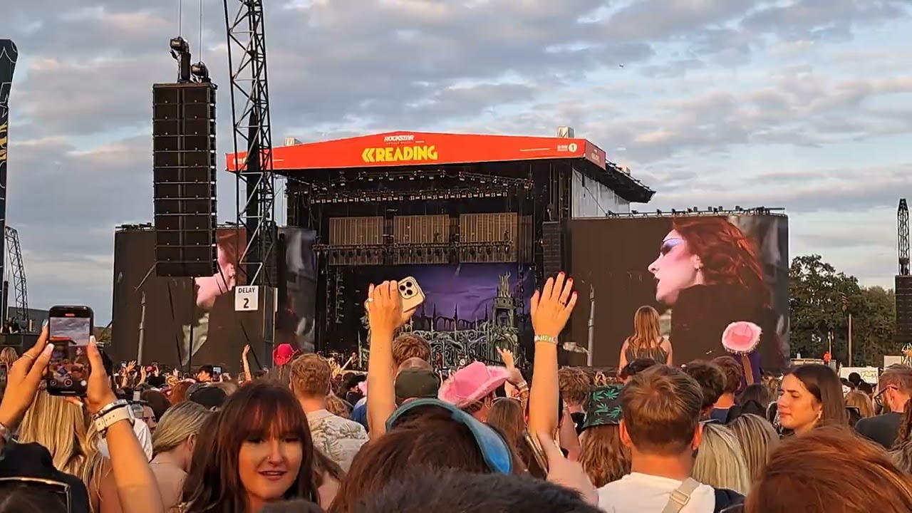 Chappell Roan - Naked in Manhattan - Reading Festival 2025