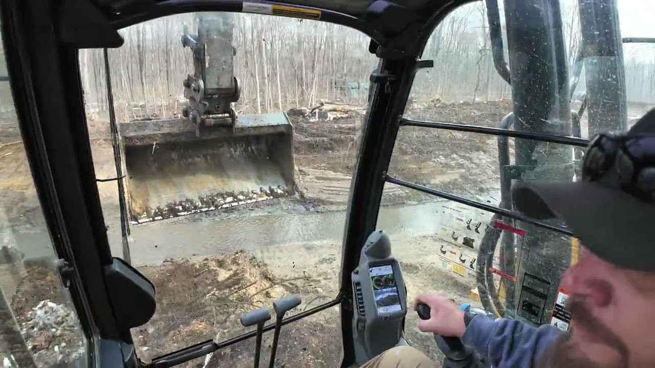 Information on excavator and bucket 