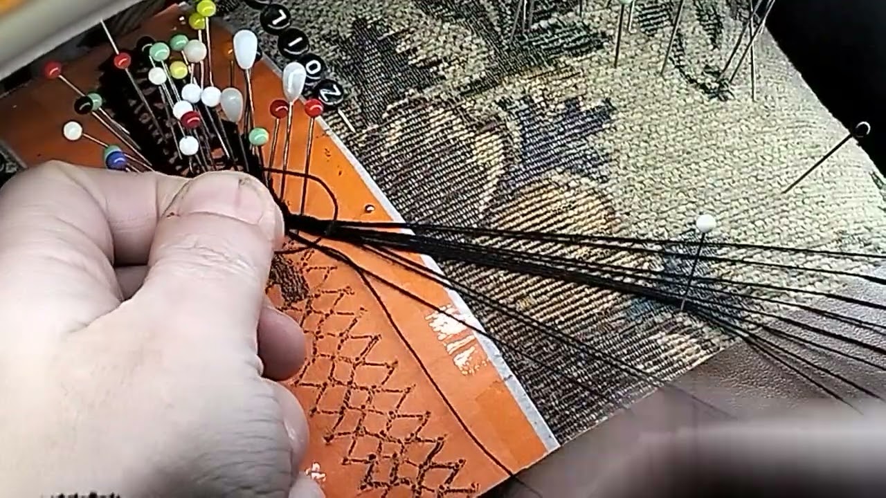 192- Continuación de una pulsera inventada por mí. 