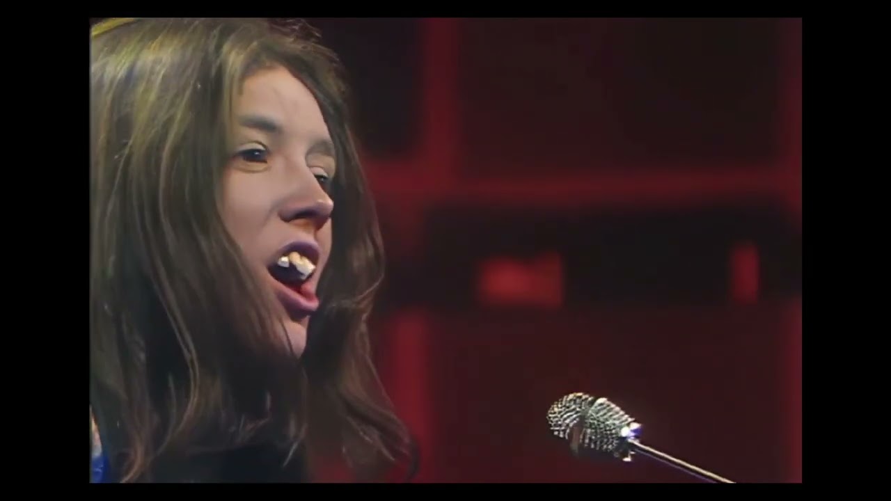 Claire Hamill - Live - Please Stay Tonight - Old Grey Whistle Test - 1973