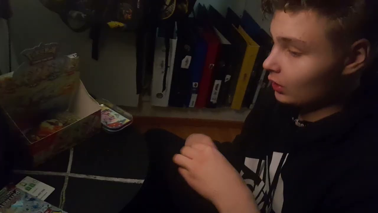 AVAILLAAN PRISMATIC EVOLUTIONS TINEJÄ VIDEOLLA 😲@Niketix-pokemon