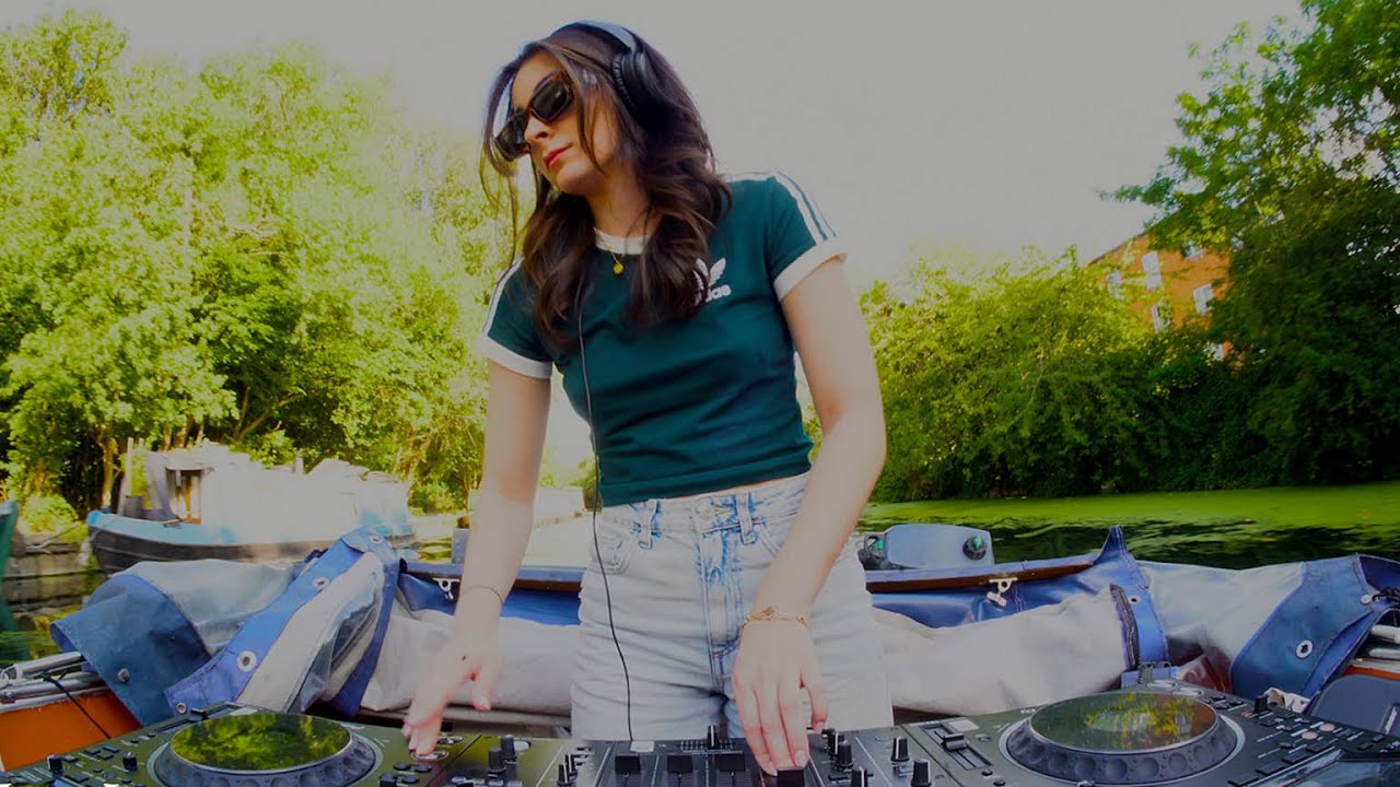 030 - Garage and Breaks on the Canal w/ Jessi Lowkey