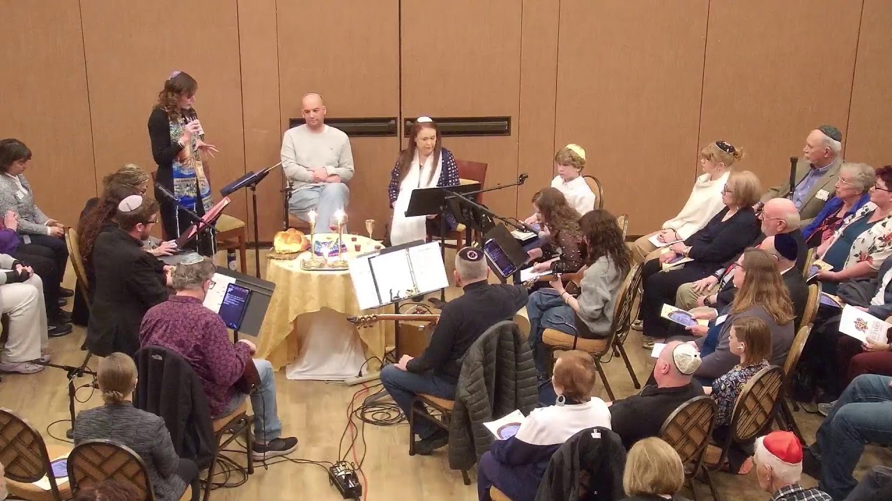 Join CNT for Shabbat in the Round on Friday, January 23, 2026, at 7:00 p.m.