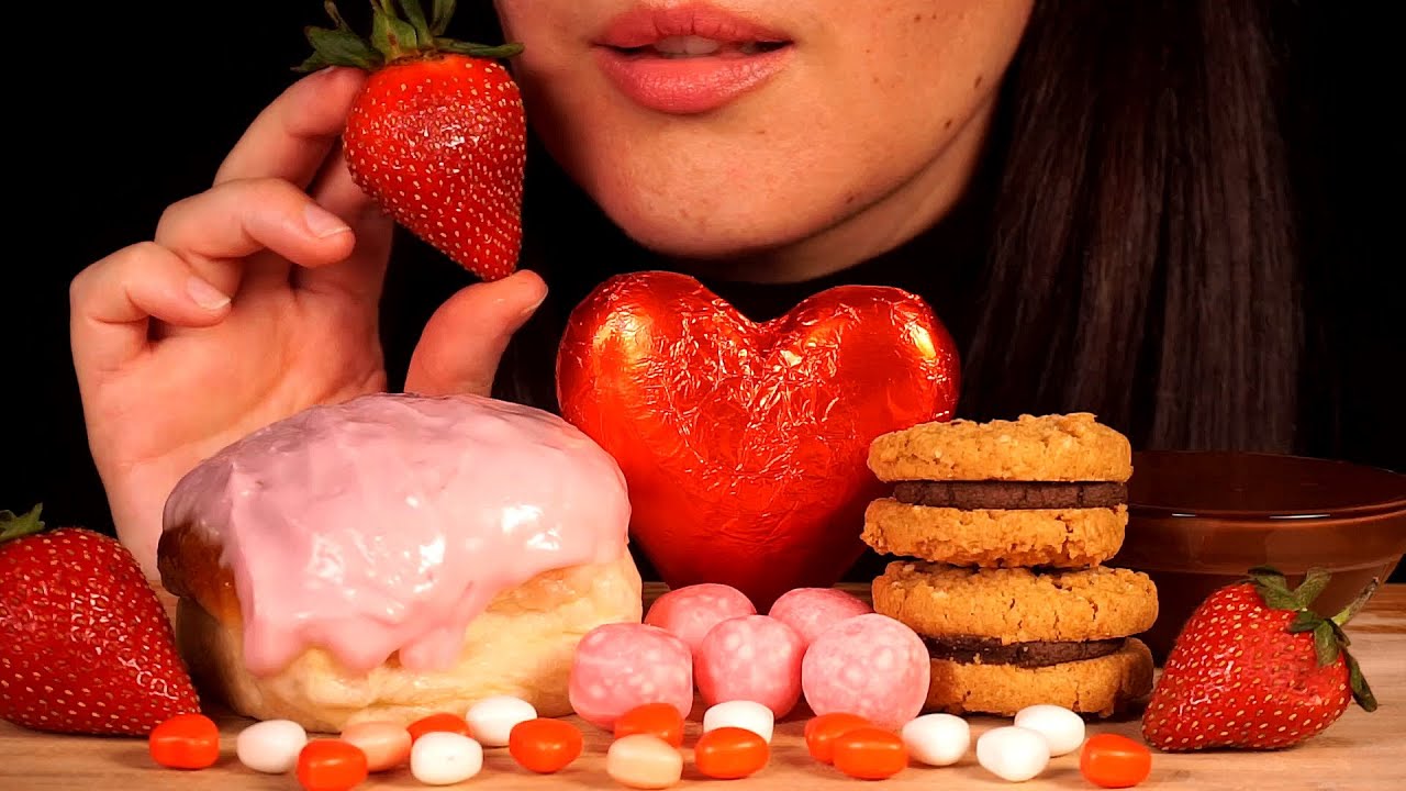 ASMR Chocolate Heart, Strawberry Iced Bun, Chocolate Cream Cookies | Valentine's Day Eating Sounds