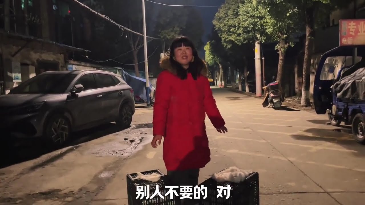 武汉的10元挂壁房，住在里面会是啥感觉？ #武汉 #挂壁房 #真实故事 #纪录片