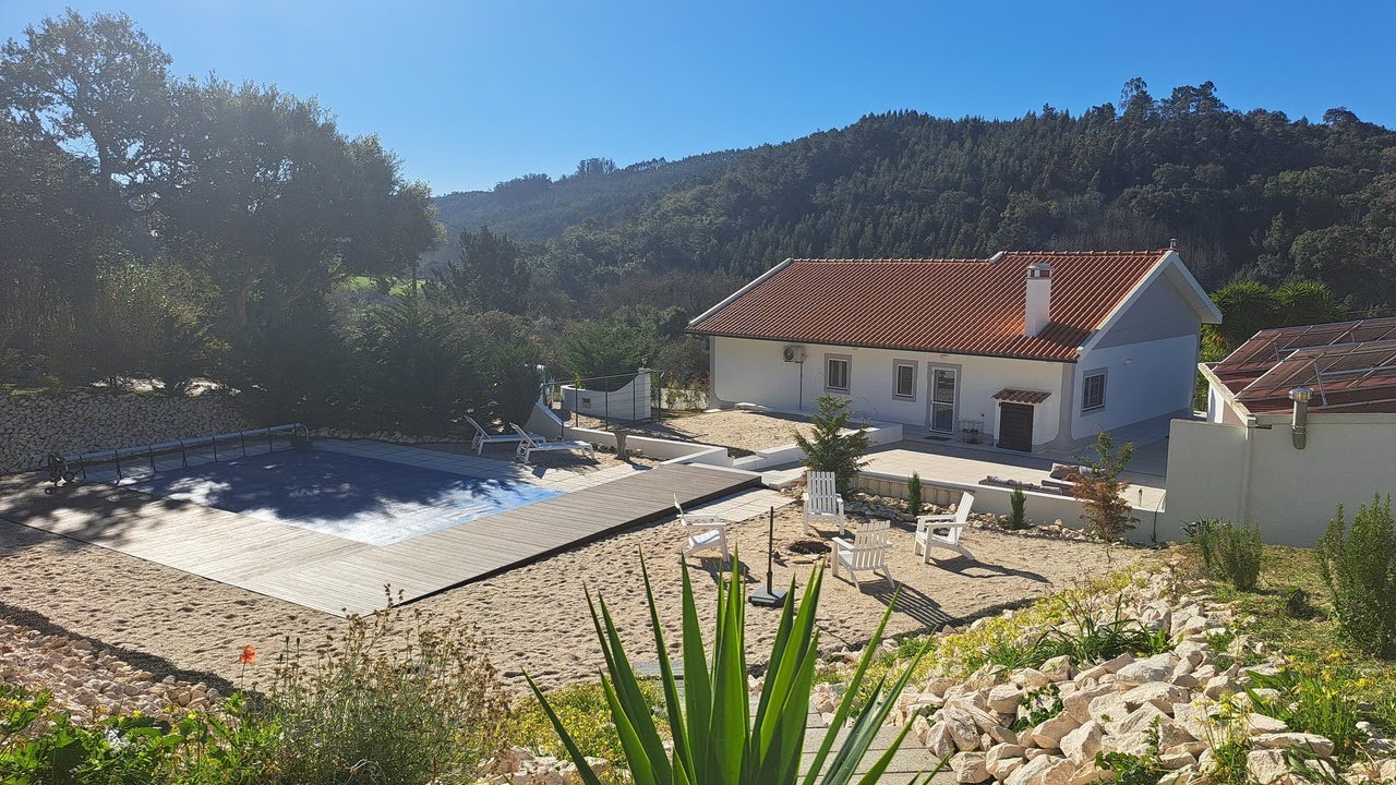 Moradia V3 de dois pisos com piscina e magnífico espaço exterior em Vidais