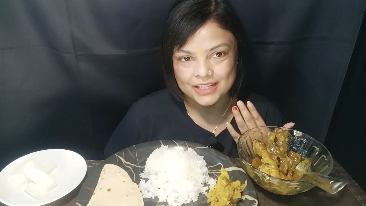 Chicken mix masala with rice aalu ki sabji and chapati 