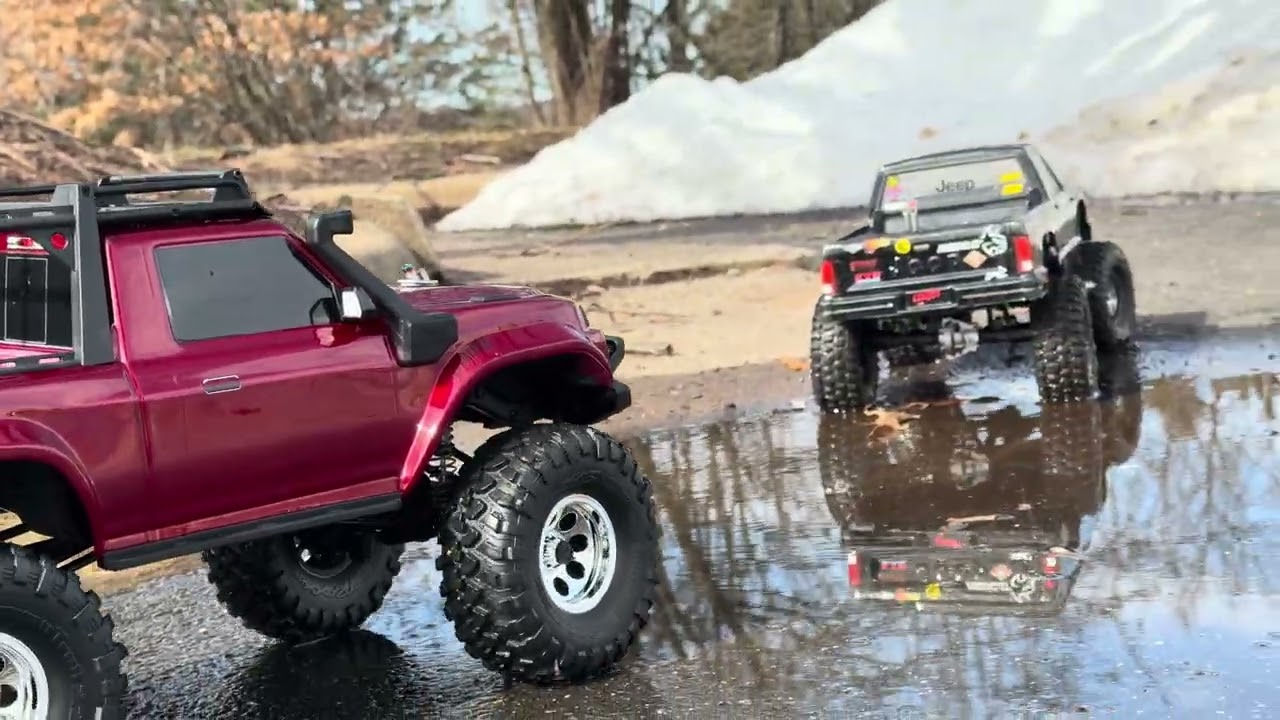 Traxxas Trx4 and redcat Ascent on the ice