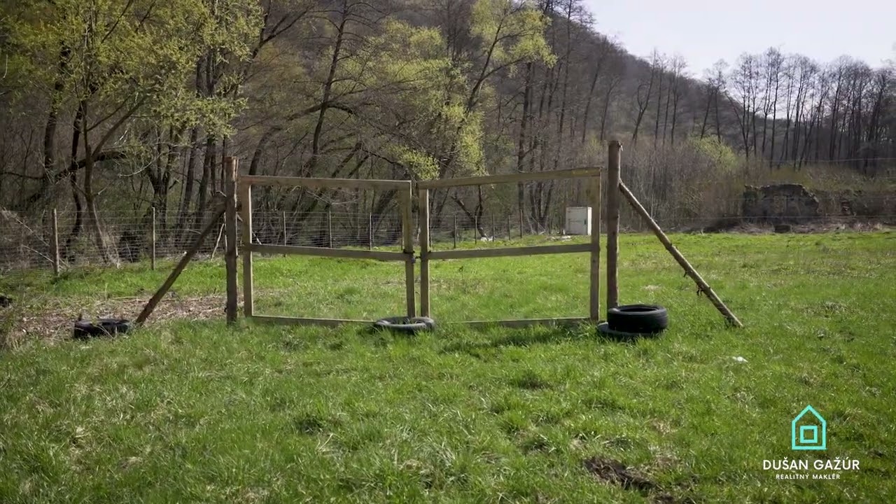 Exkluzívne na predaj pozemok so stavbou na samote Štiavnické vrchy, 3066m2