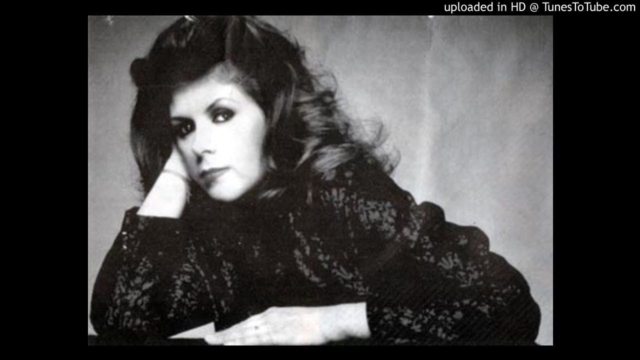 Kirsty MacColl - Moving Out (Unreleased)