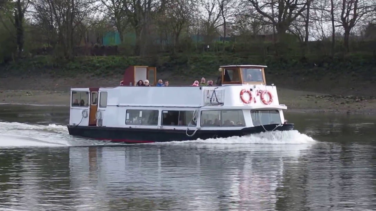 Cockney Sparrow (1976) passes Chiswick Eyot 9.4.16