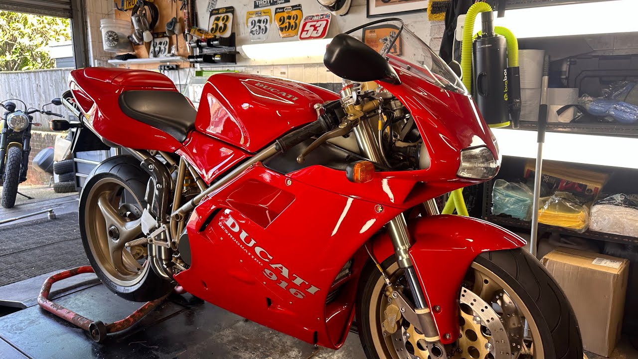 Ducati 916 Full Detail/Ceramic