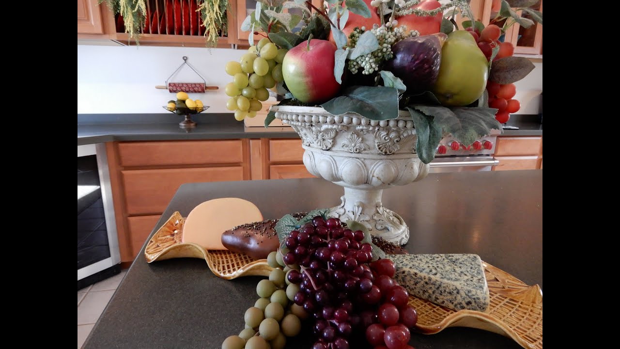 Tuscan kitchen decor / Tuscan decor / Tuscan old world decor / Decorate with me ( part two )
