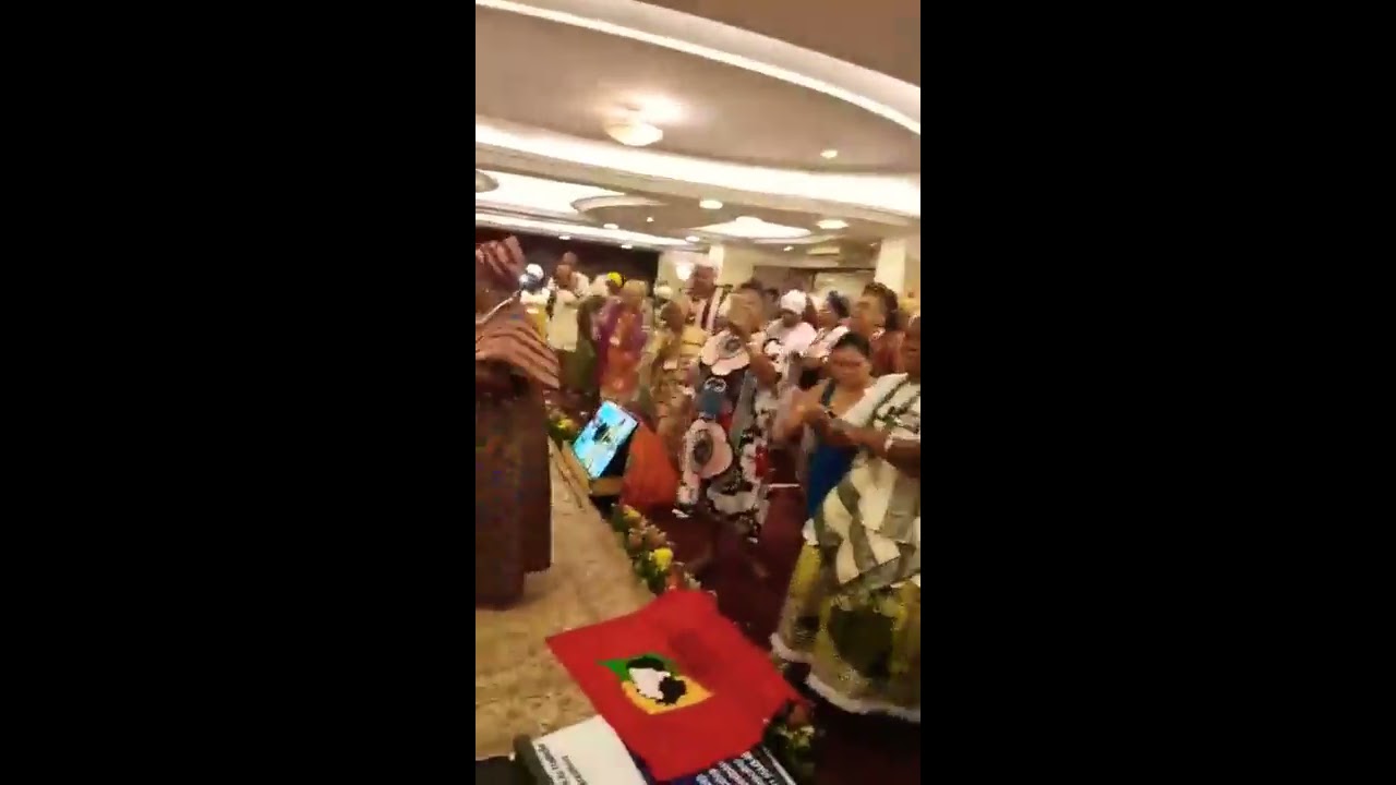 Mãe walquiria de oxum cantando!