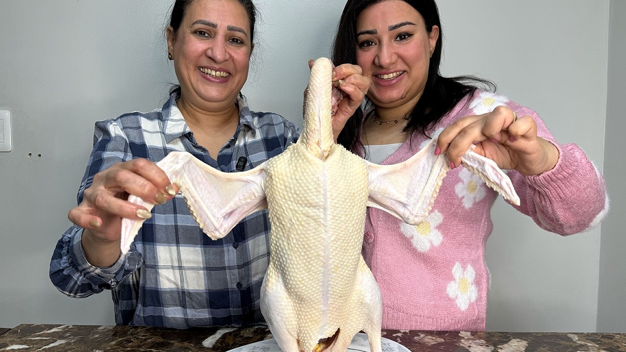 طريقة عمل البط المحشي بالفريك بطريقة امهاتنا بتاعة زمان 😋👍 وشوية ملوخية تحفة هتشرفك في اي عزومة