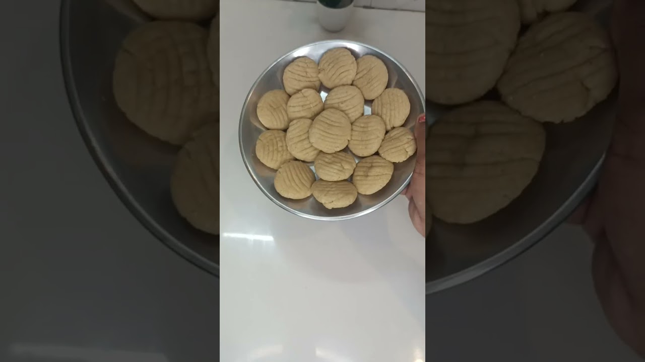 मेरे बच्चो को ये बहुत ज्यादा पसंद है। बनाते ही सब खतम ।( Homemade Aata Biscuit) 🍪