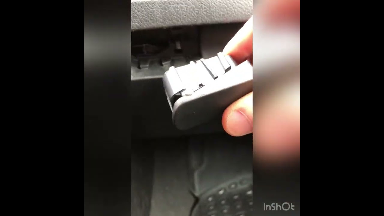 Sostituzione maniglia vano porta oggetti Audi A4 b7