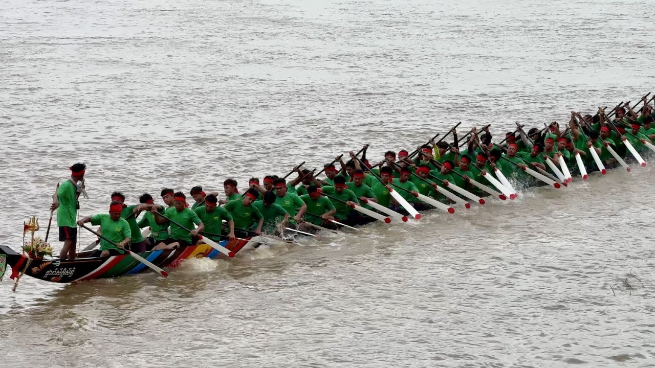 Test Racing Boat Before Amazing Big Event: Water Festival In Cambodia Nov 25, 2023