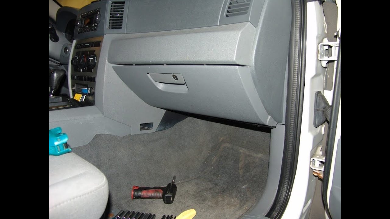 Новое Как снять перчаточный ящик в Jeep Grand Cherokee WK 2005 - 2010 годов!
