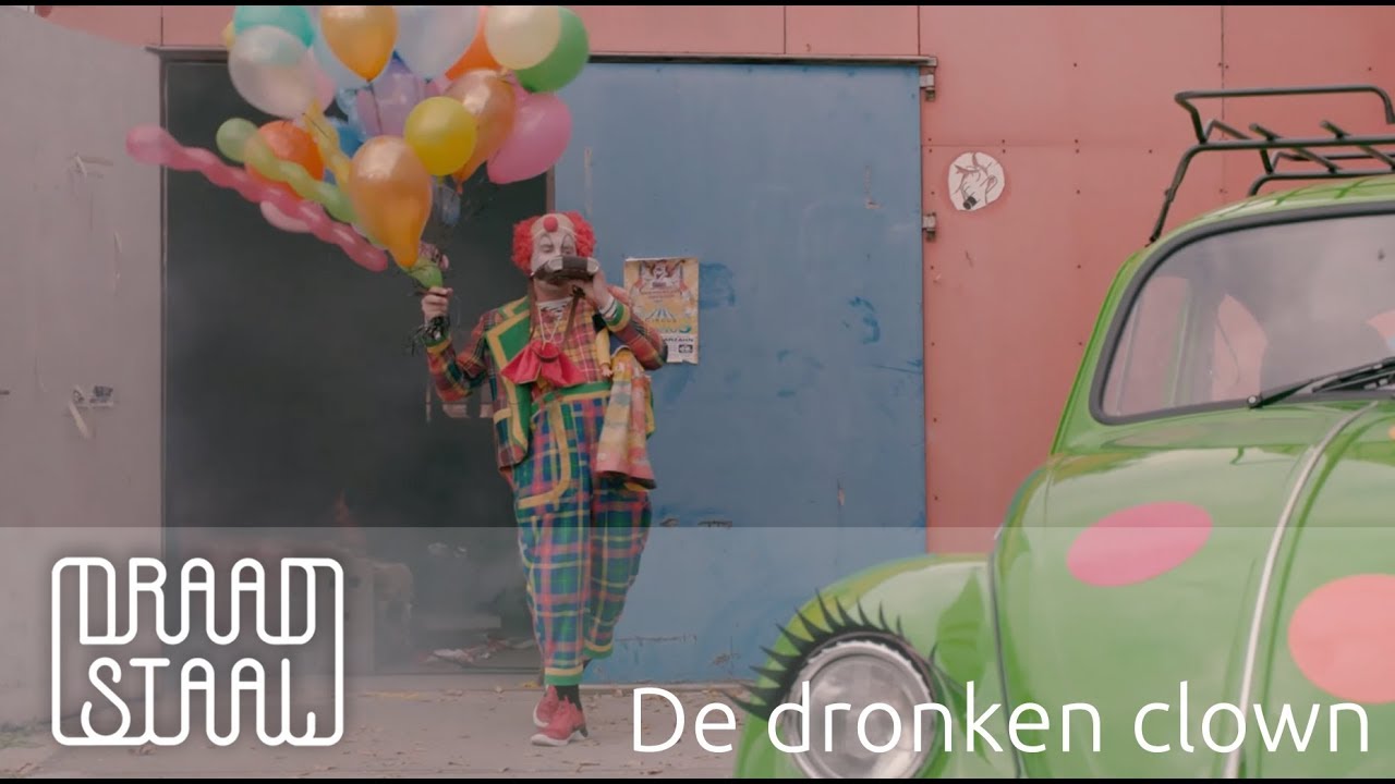 De dronken clown wil niet meewerken | Draadstaal