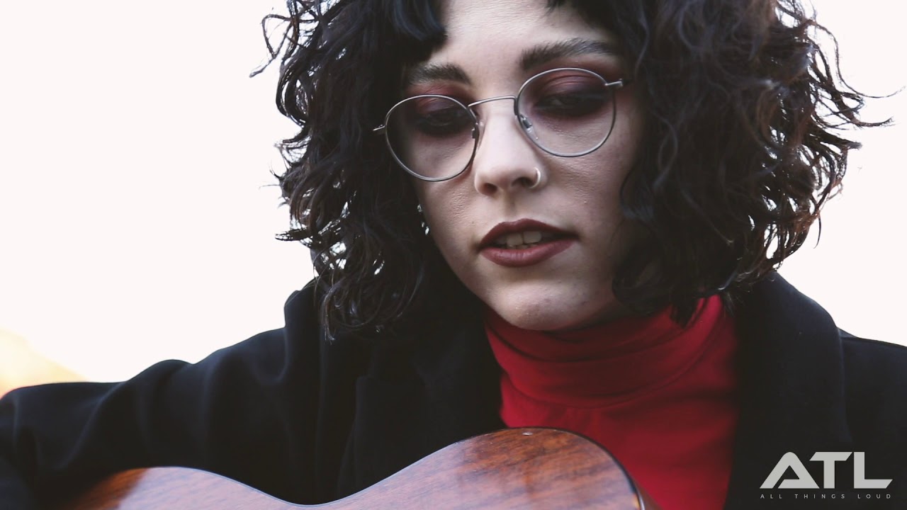 Pale Waves - There's A Honey [Acoustic Session]