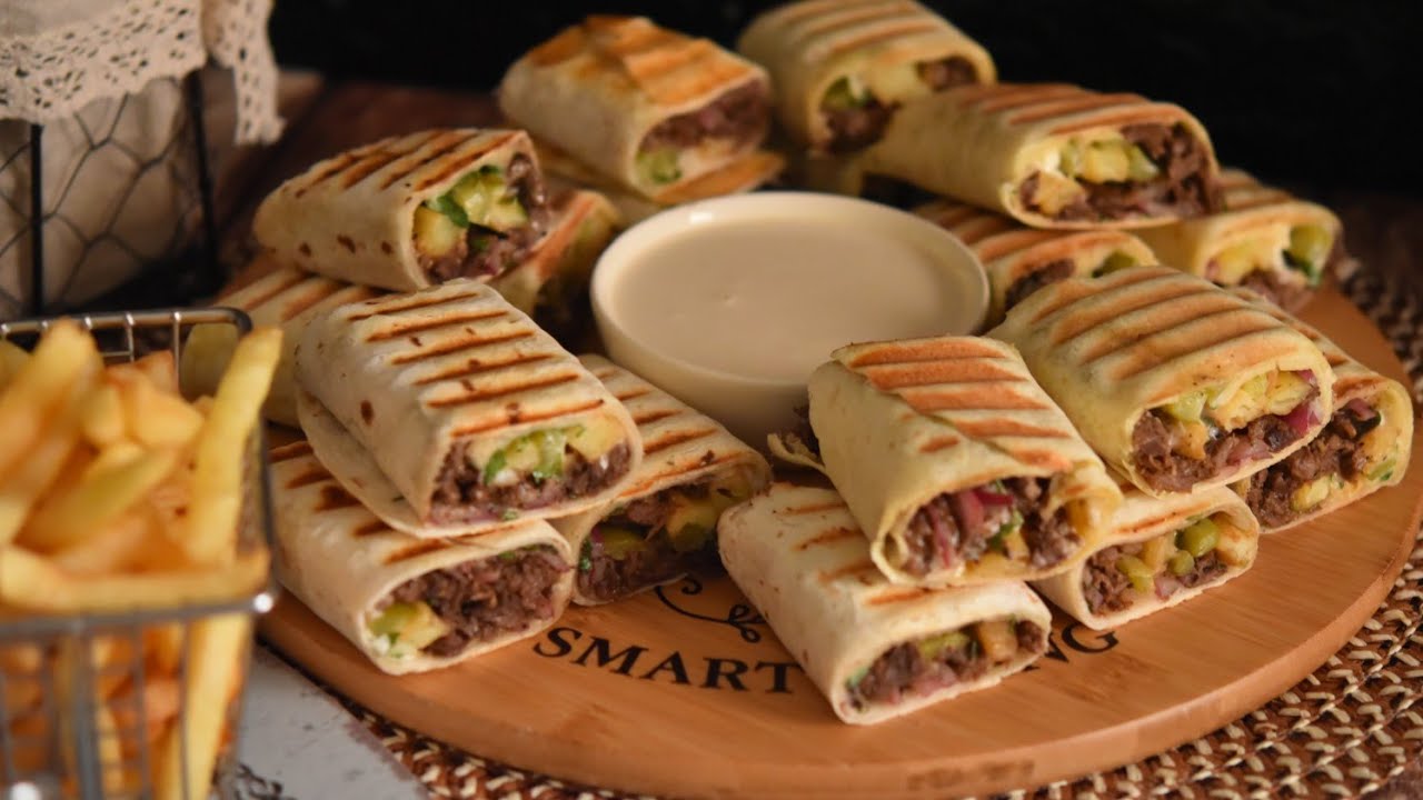 شاورما اللحم بتتبيله شهيه وطعم مابيفرق عن الجاهز... Shawarma Sandwich