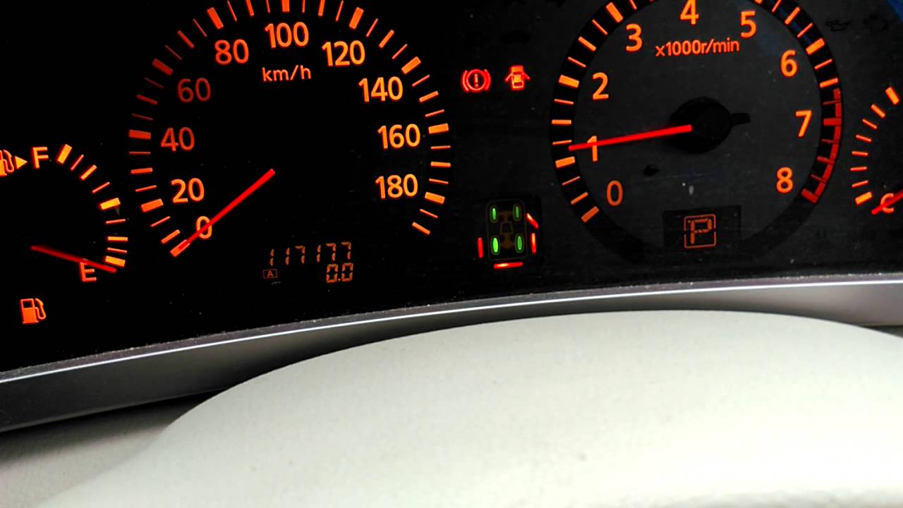 Демонстрация работы двигателя и бортовых систем Nissan Elgrand, NE51, VQ35DE