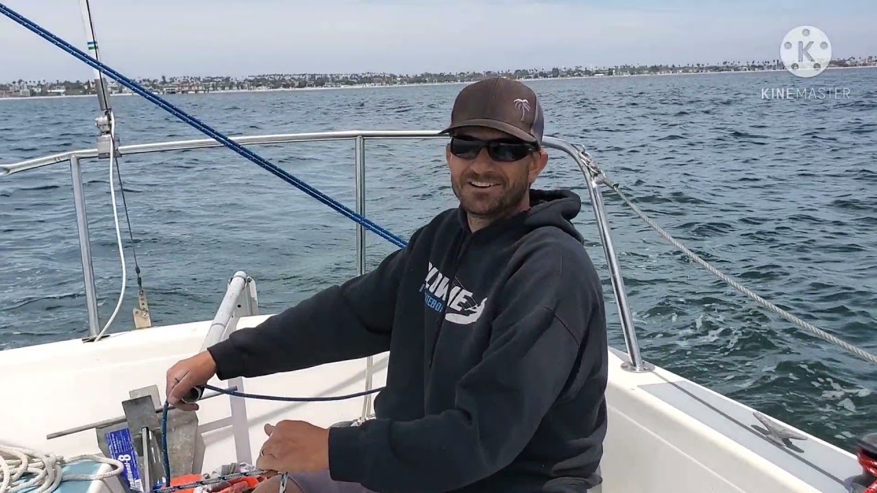 1982 MacGregor 25' Making Windows and Sailing..