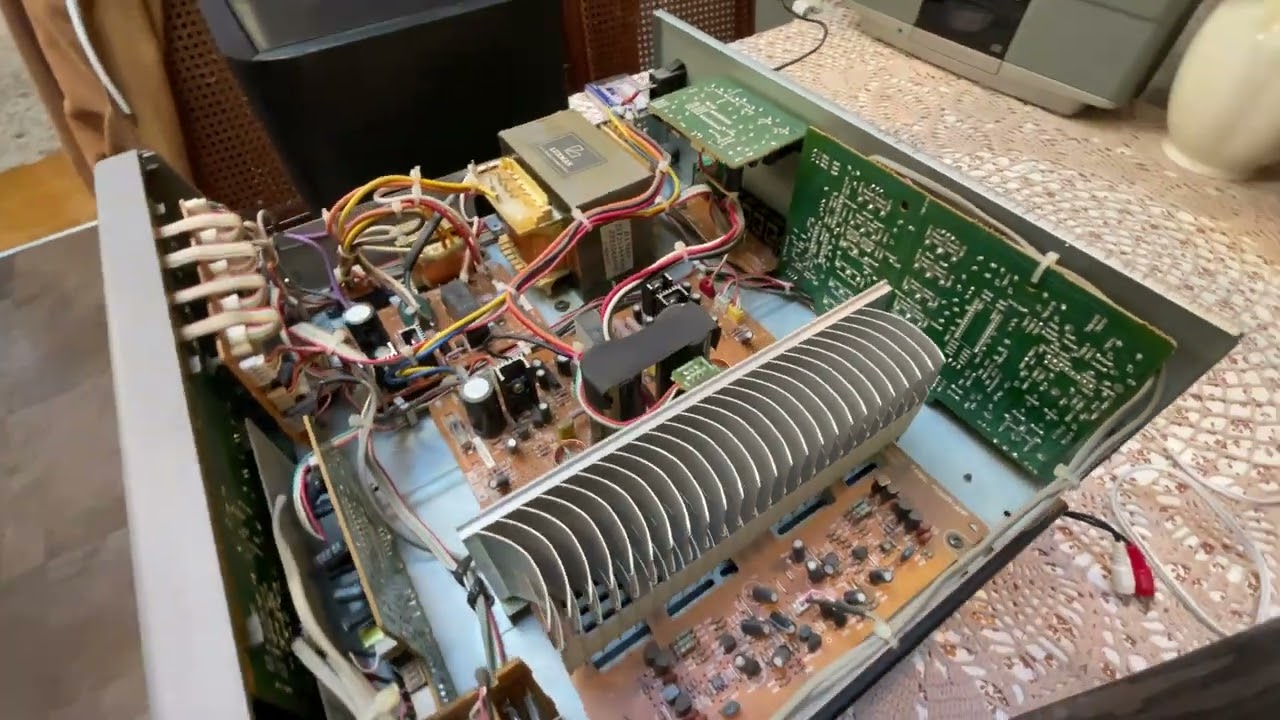 Luxman amplifier A-005 look inside test