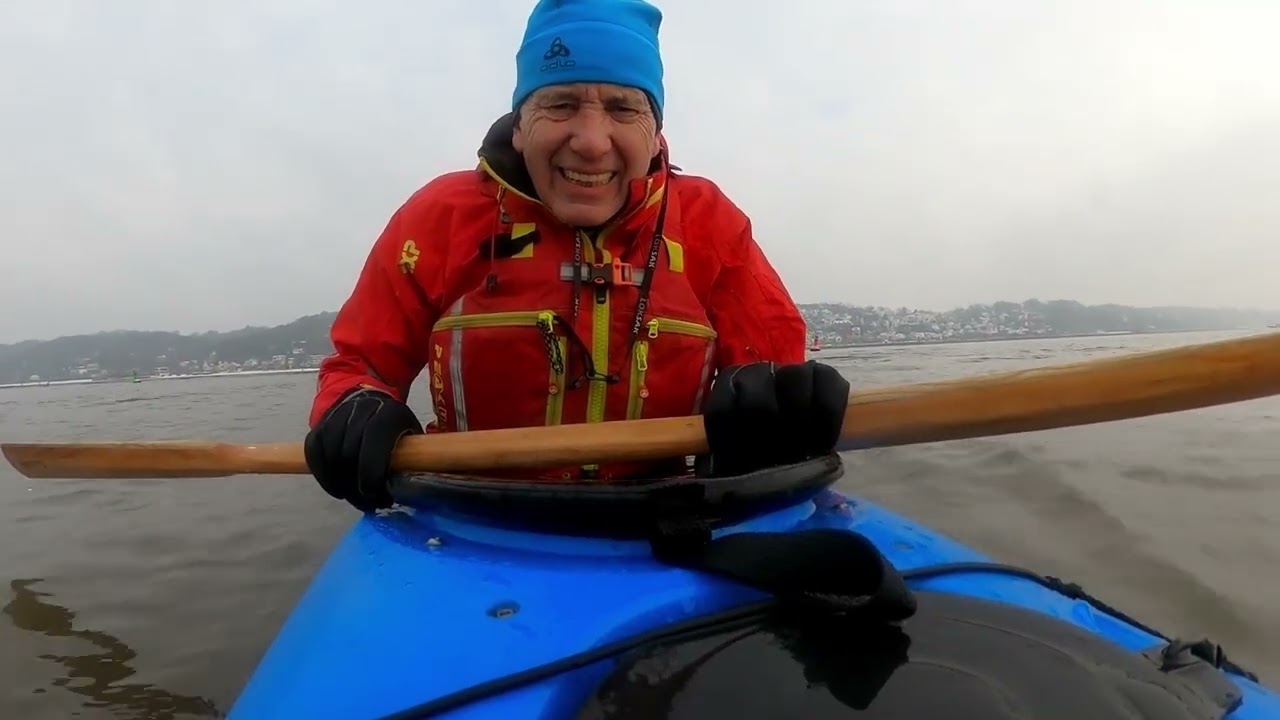 Paddeln im Winter auf der Unterelbe im Niedrigwasser