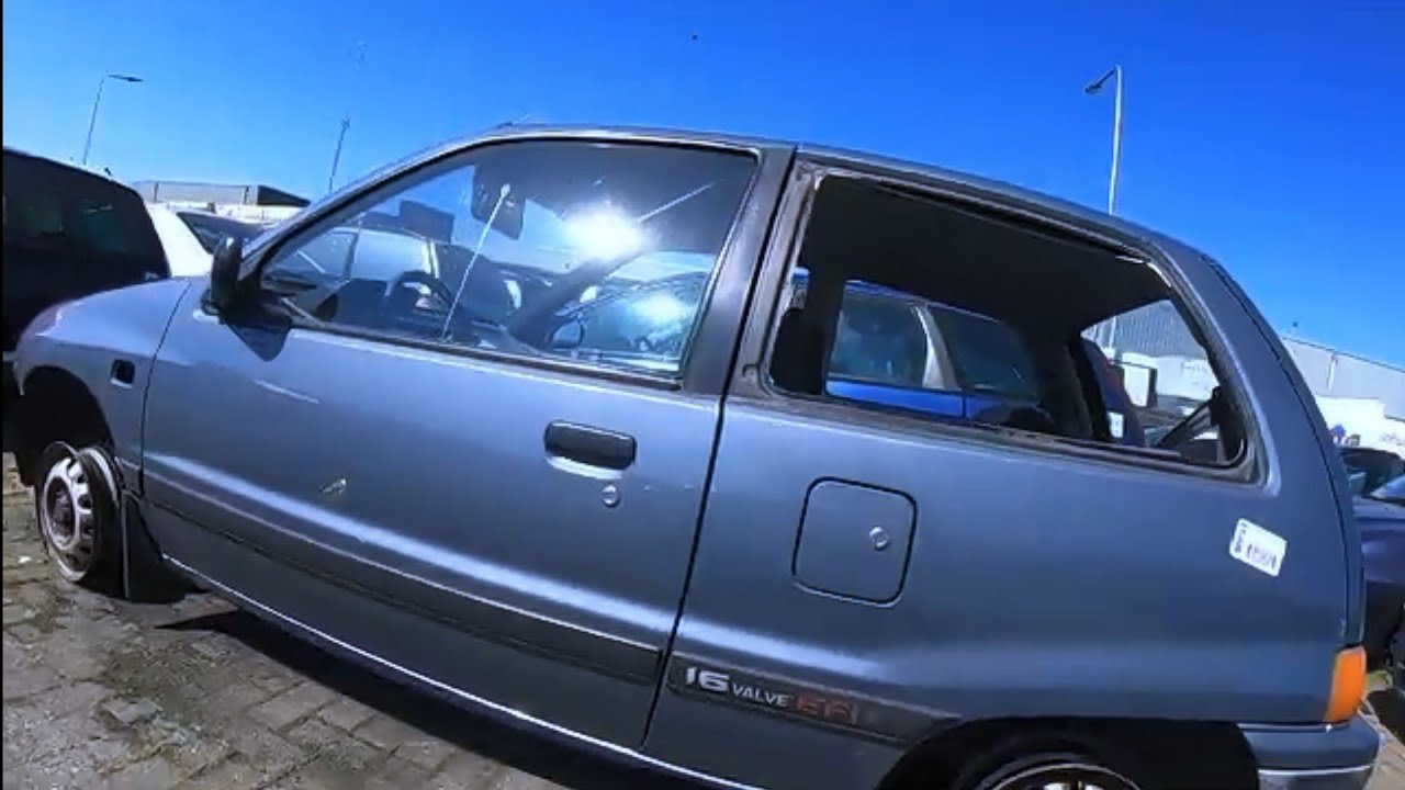Daihatsu Charade Disassembling a Dashboard and Heater radiator