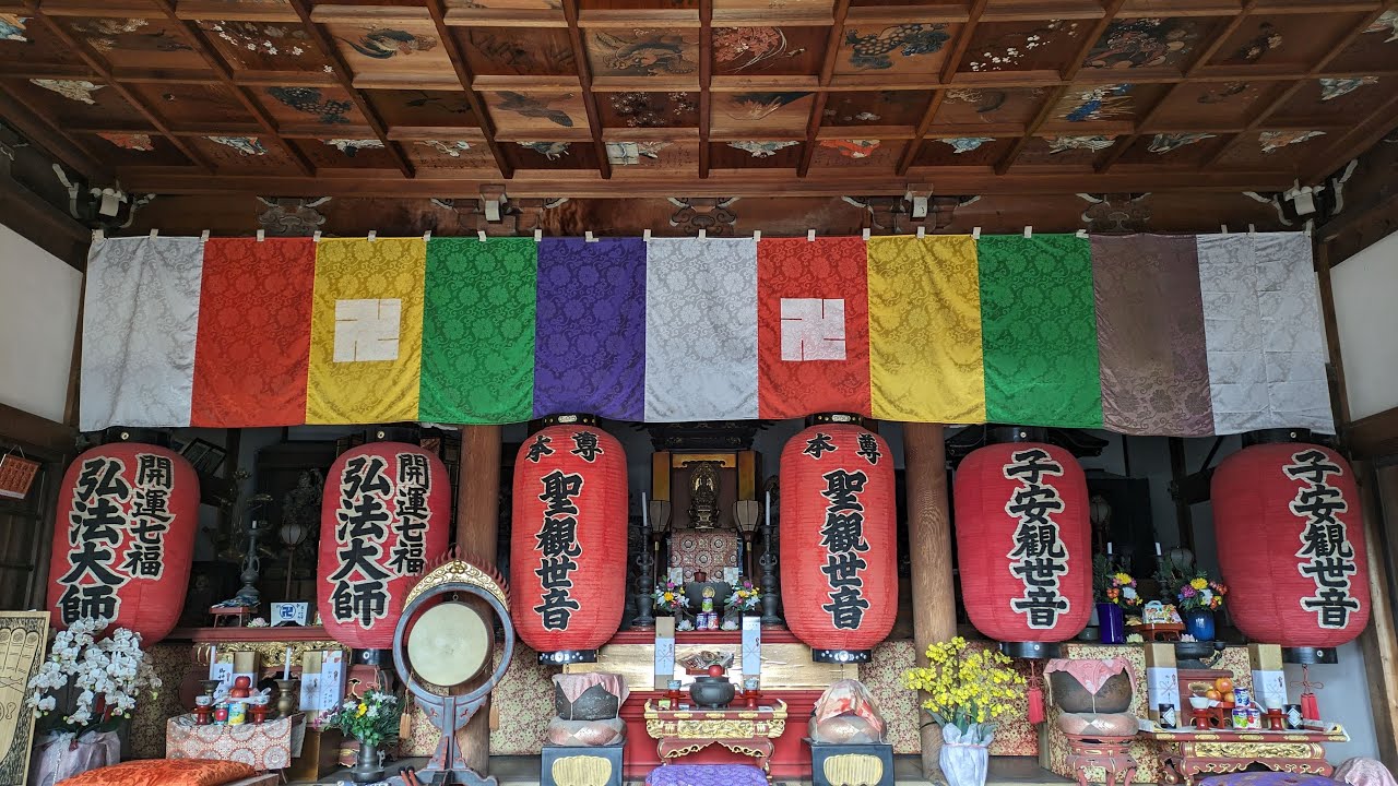 2本の樹齢600年の椎の樹の慈光寺を「ぶらヒロシ」