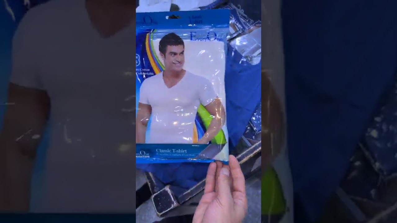جديد  الملابس  عند بزار كل الناس المحل قريب من المركز التجاري ماليزيا سطيف 
