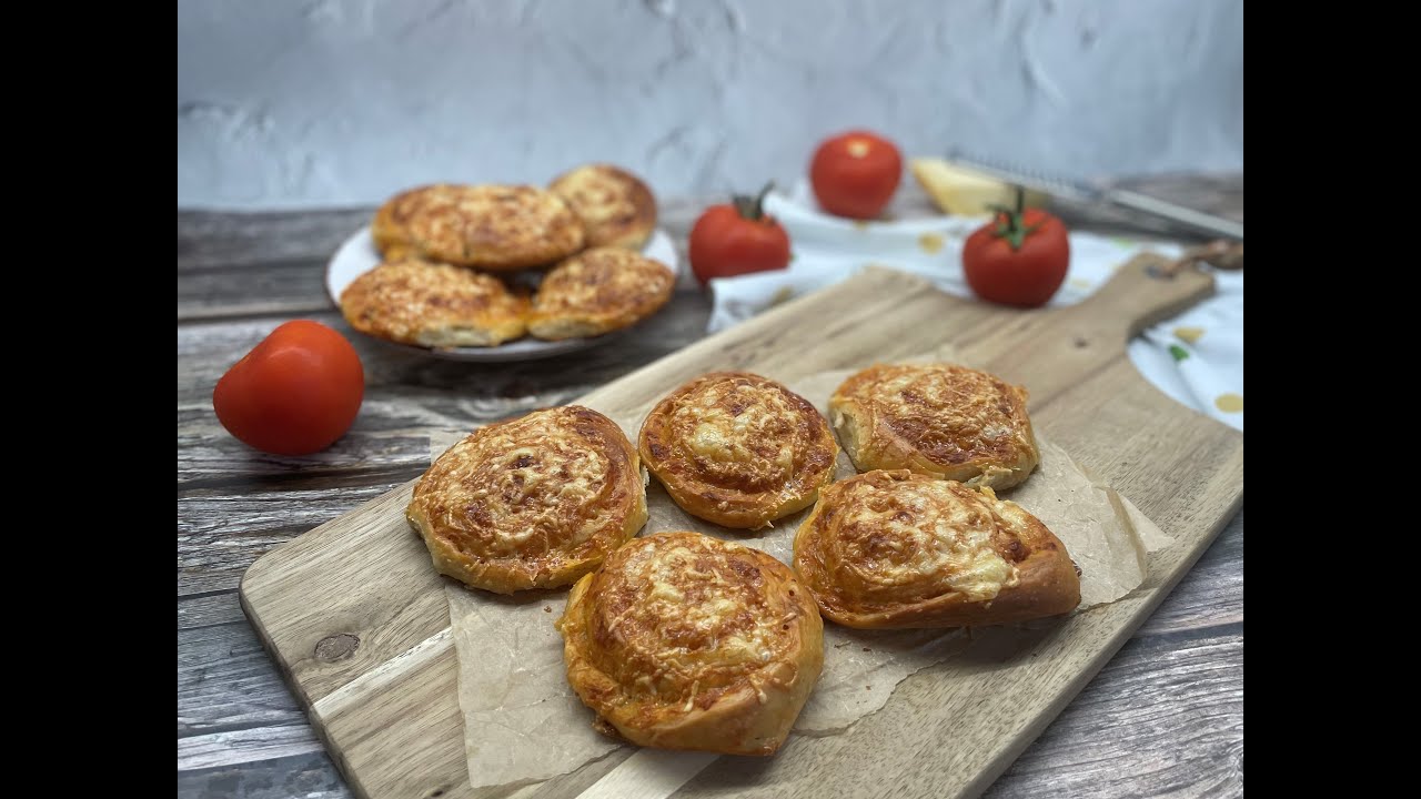 Kov&aacute;szos pizz&aacute;s csiga