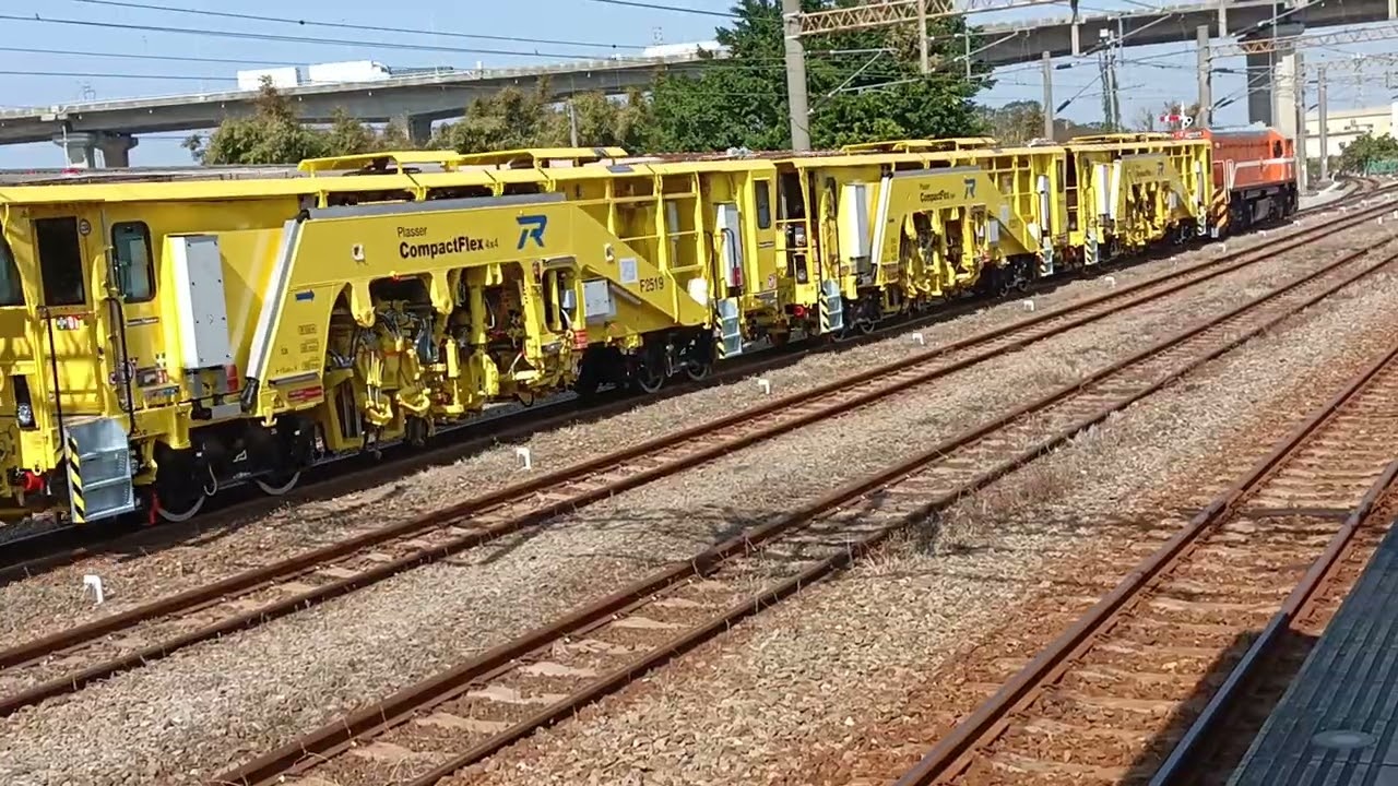 2026.01.08 8787次工程車迴送台中港站進站(編組R153+F2416+F2419+F2417+F2418+R159)