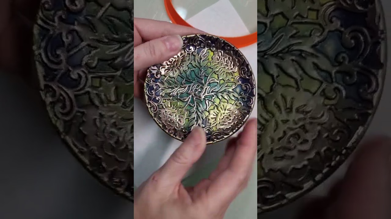 A tiny plate! ❤️ Polymer clay!