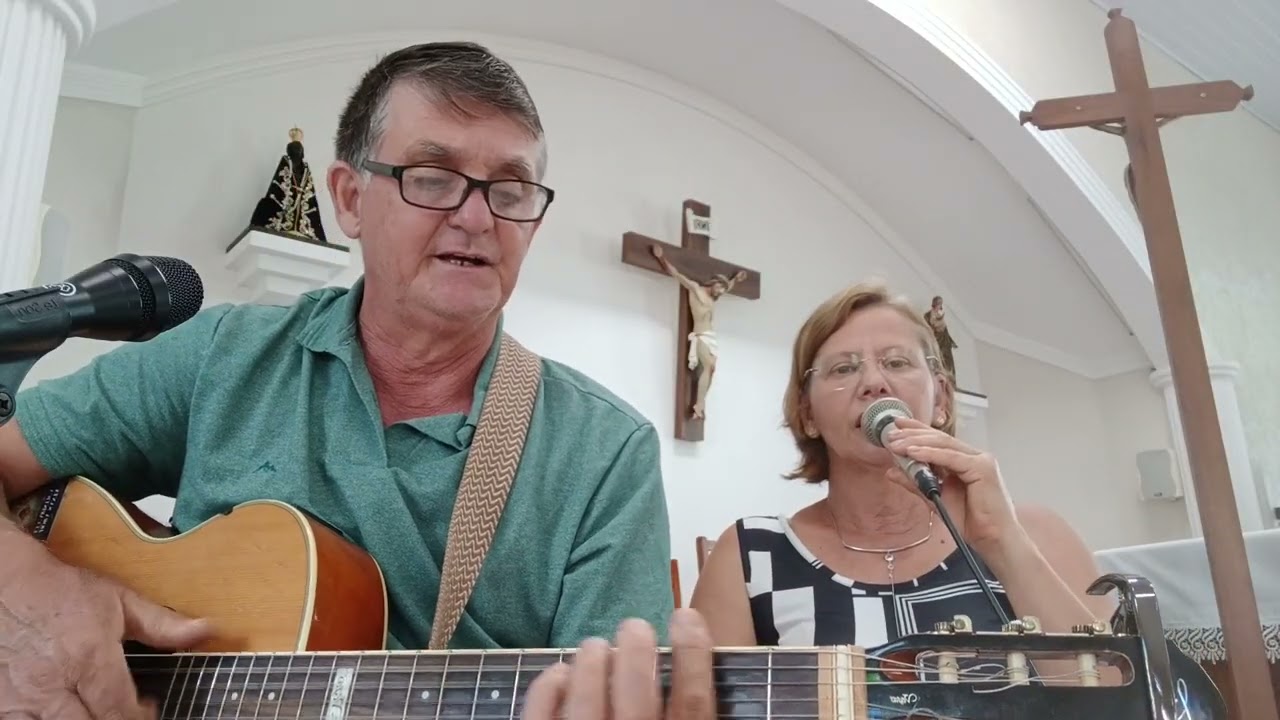 Salmo 144 Misericórdia e piedade é o sr,  ele é amor é paciência é compaixão. 