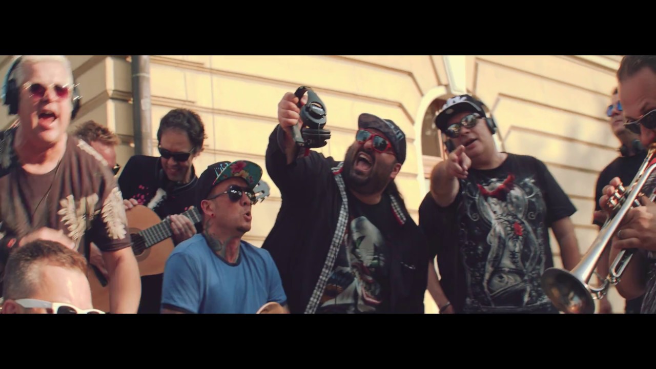 Big Cyc & Piersi - Słuchawki (Official Video)