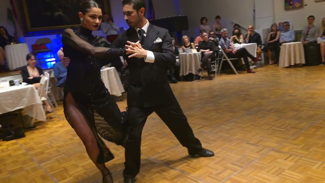 Argentine tango: Martin Almiron and Delfina Rivas - Zum