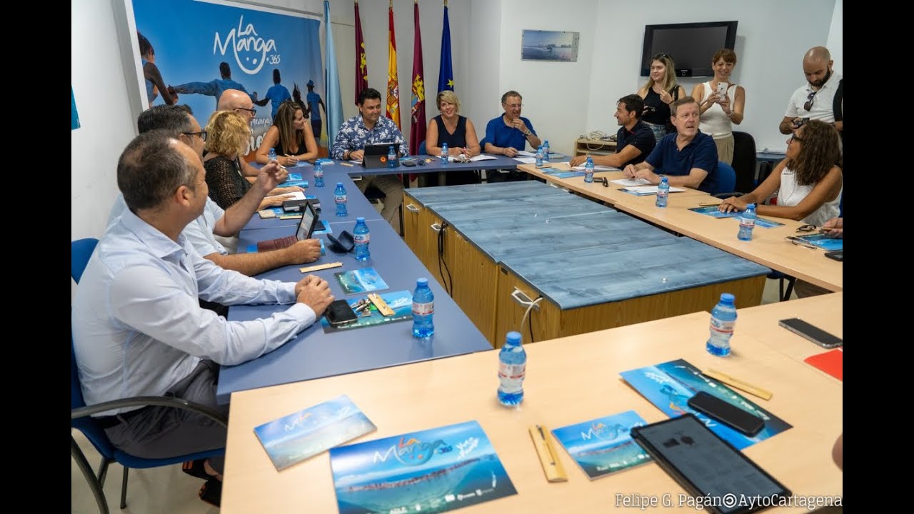 El Ayuntamiento inicia la construcción de un edificio multiusos en La Manga y hará un mirador en...