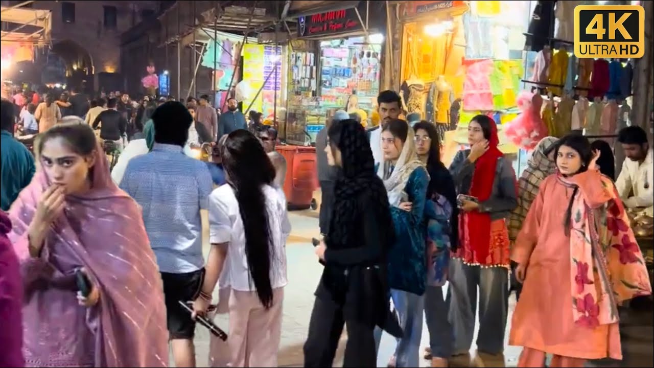 Lahore 🇵🇰 Eid Shopping Rush at Delhi Gate Bazaar | Old City Walking Tour 4K