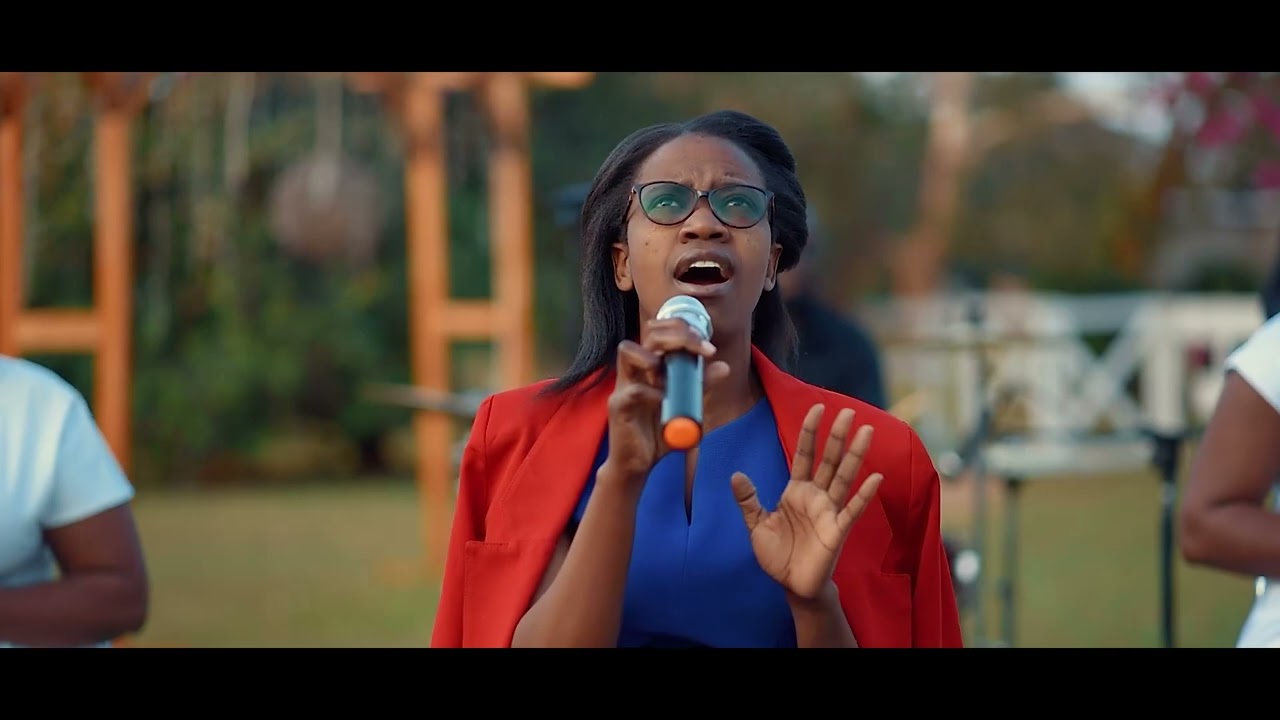 MWENDA. A. SHIMUNZHILA MWIINGA - Bayawe (Official Live Performance)