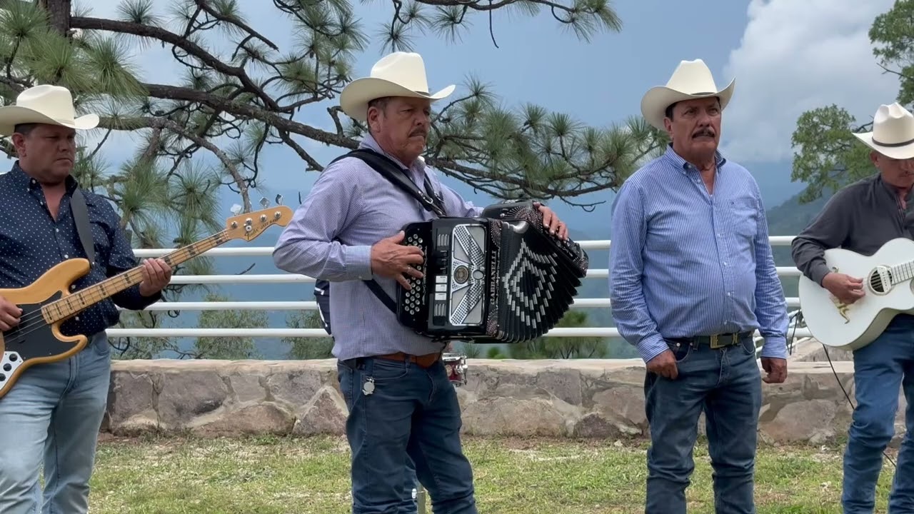 La Mirada Nunca Miente-Los Parranderos de Chihuahua a Capela. 