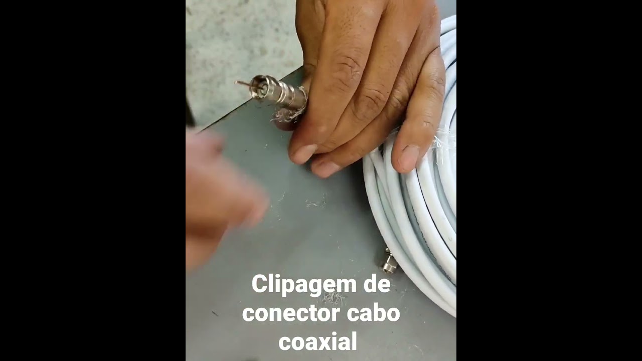 Clipando conector de cabo coaxial, utilizando alicate de compress&atilde;o e conector rosca para cabo Rg6