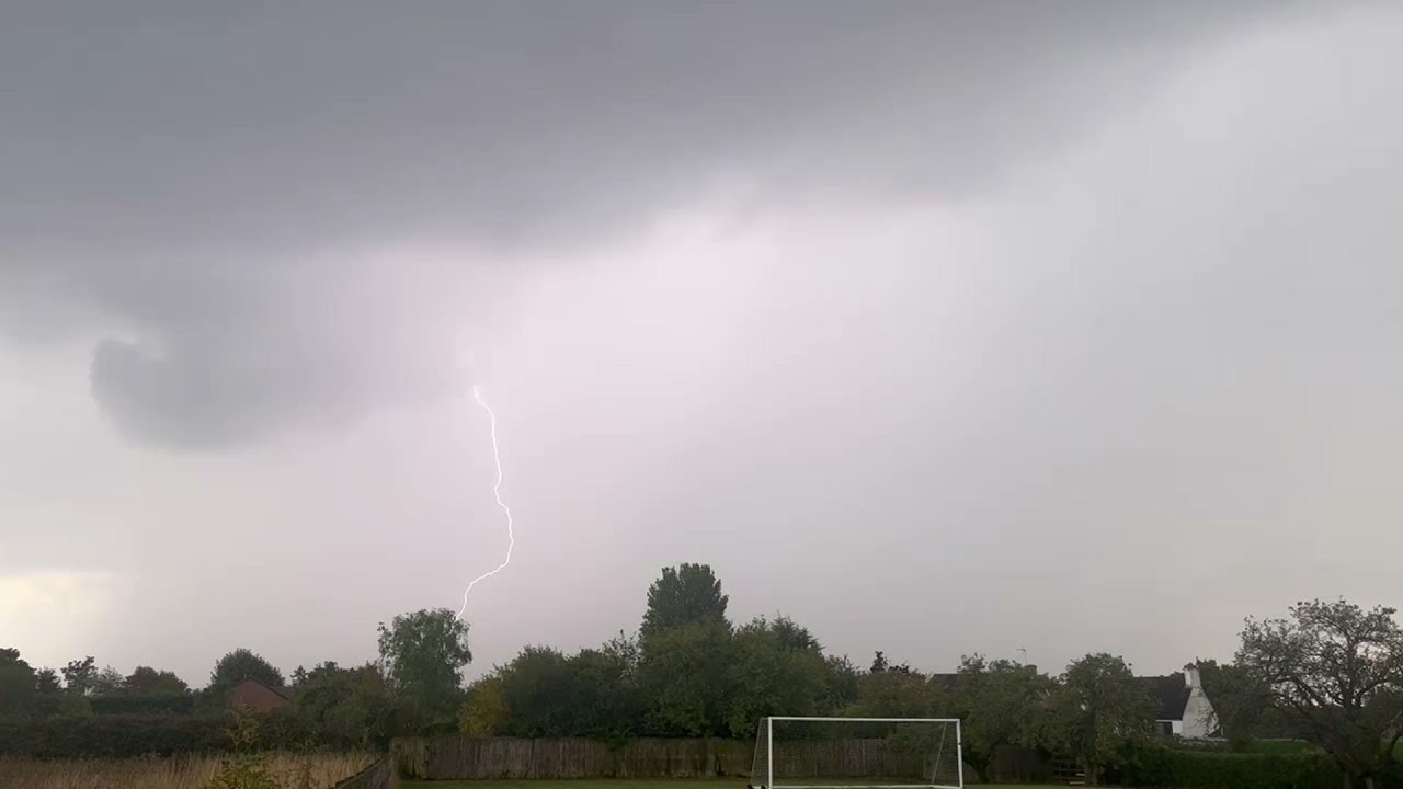 Approaching thunderstorm - Bedford, UK (21 September 2024)